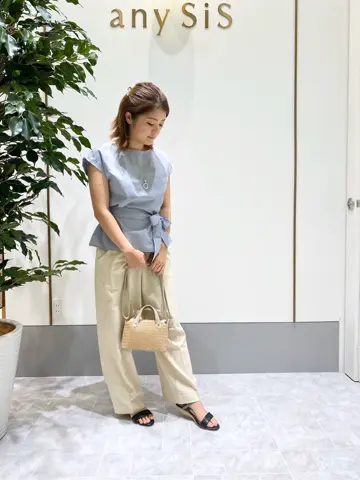 ANY SIS スタッフ コーディネート画像