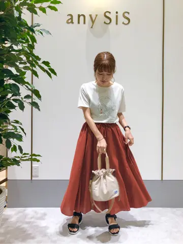 ANY SIS スタッフ コーディネート画像