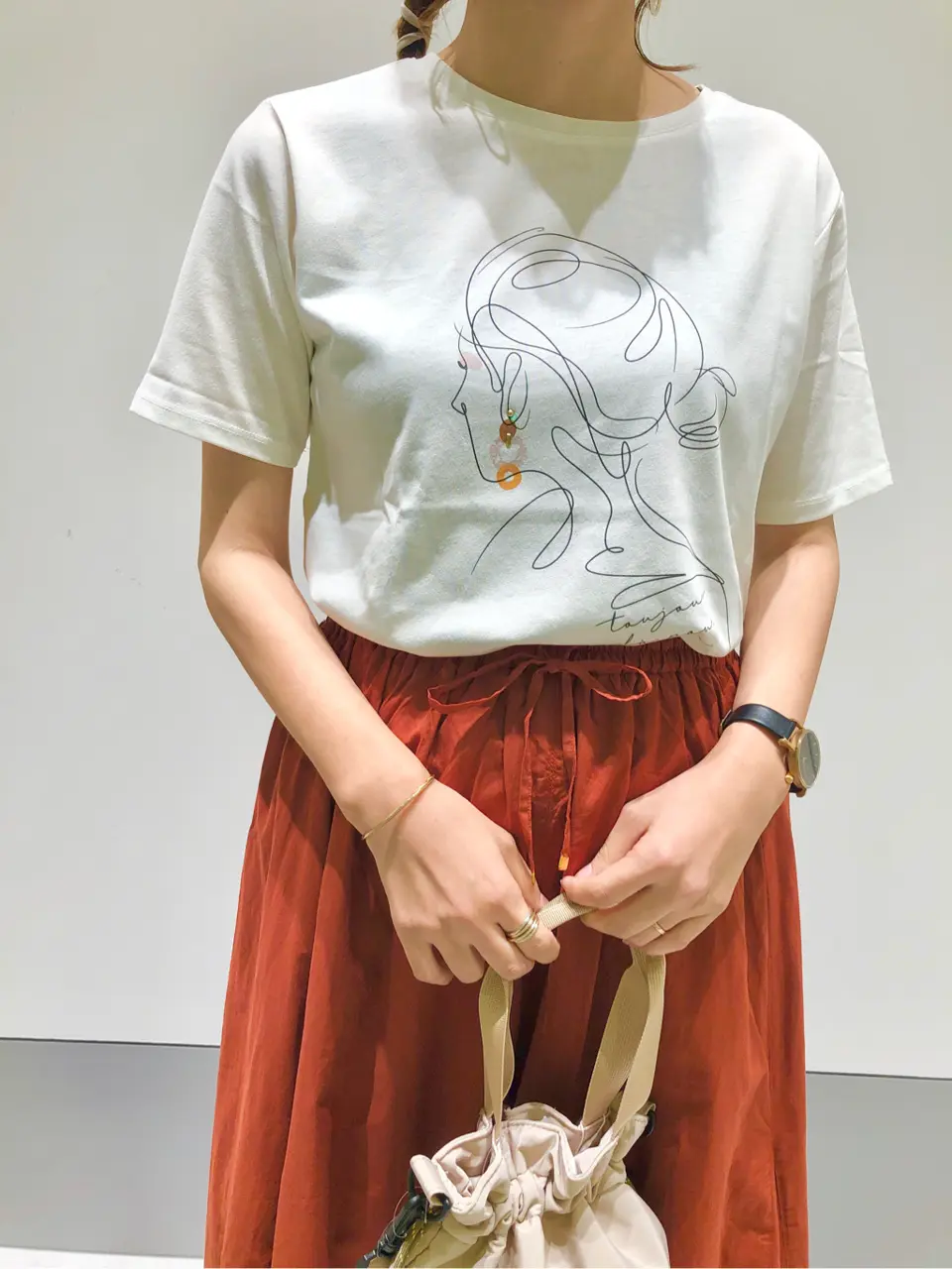 ANY SIS スタッフ コーディネート画像