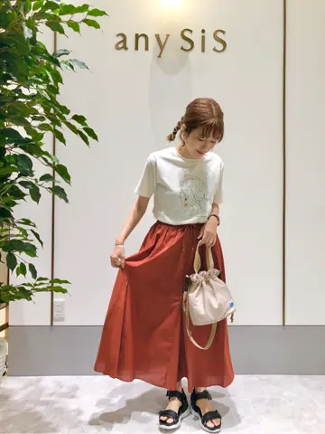 ANY SIS スタッフ コーディネート画像
