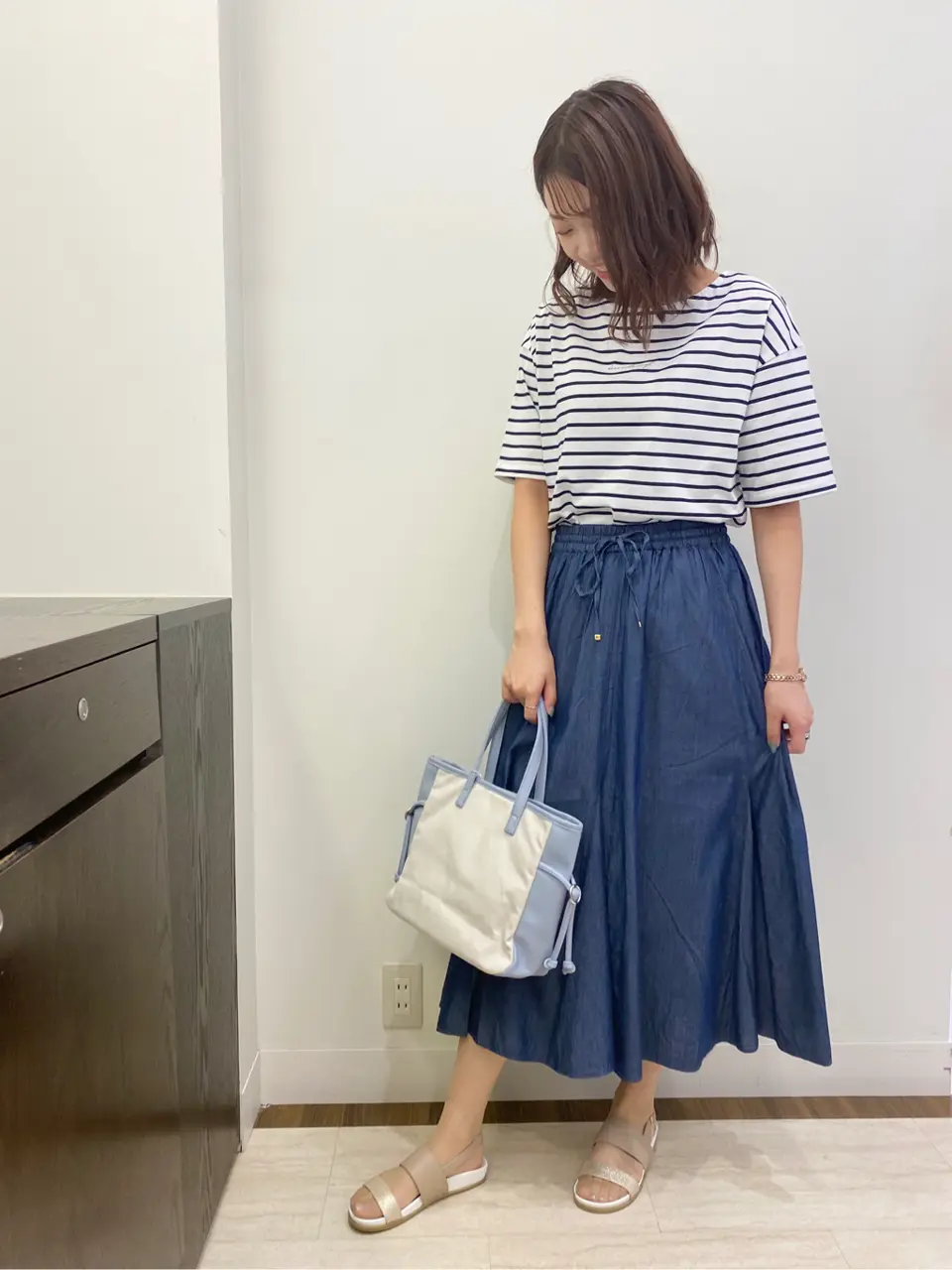 ANY SIS スタッフ コーディネート画像