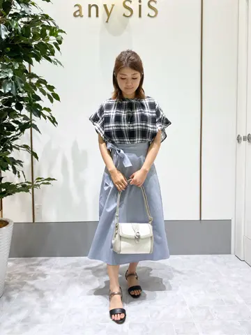 ANY SIS スタッフ コーディネート画像