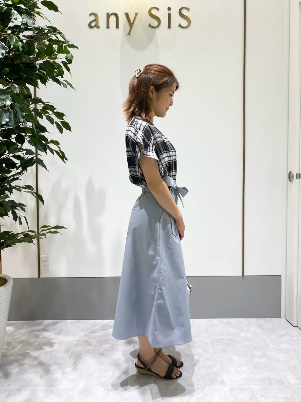 ANY SIS スタッフ コーディネート画像
