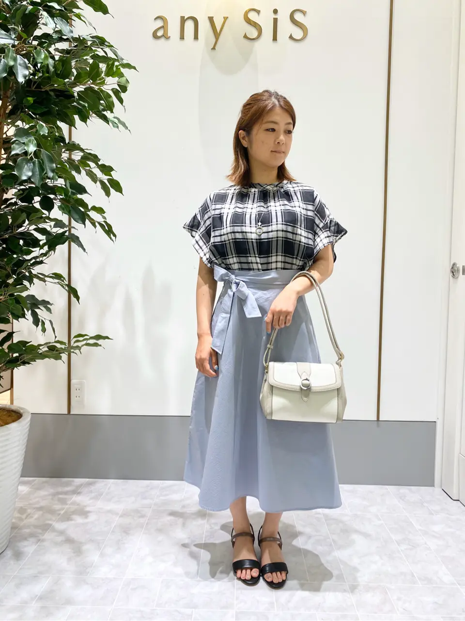 ANY SIS スタッフ コーディネート画像