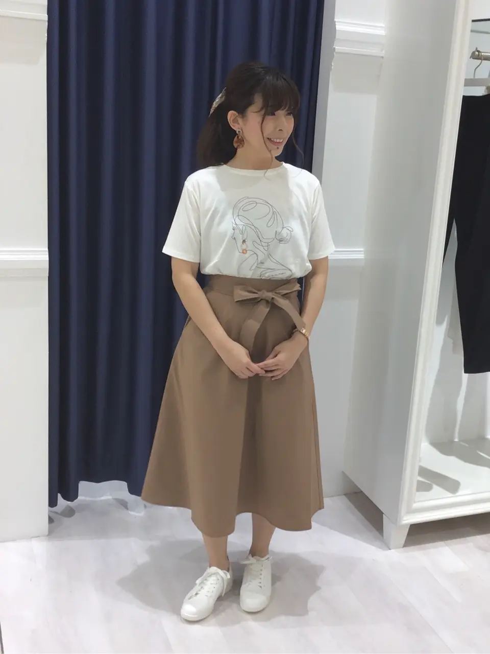 ANY SIS スタッフ コーディネート画像