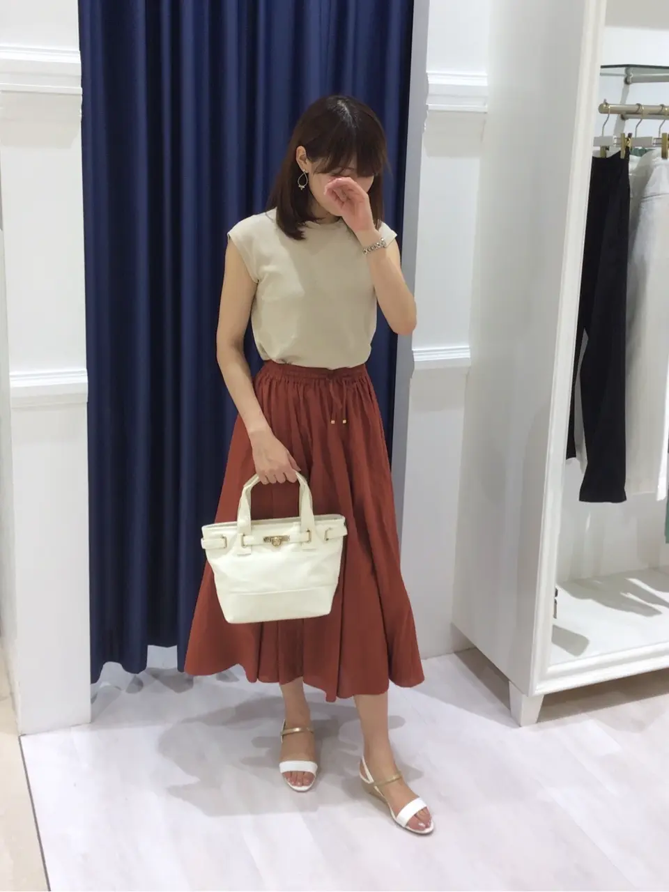 ANY SIS スタッフ コーディネート画像