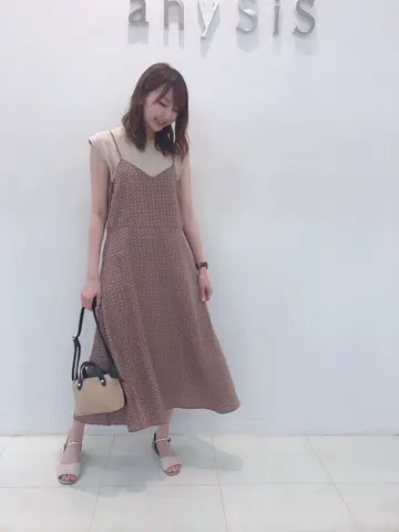 ANY SIS スタッフ コーディネート画像