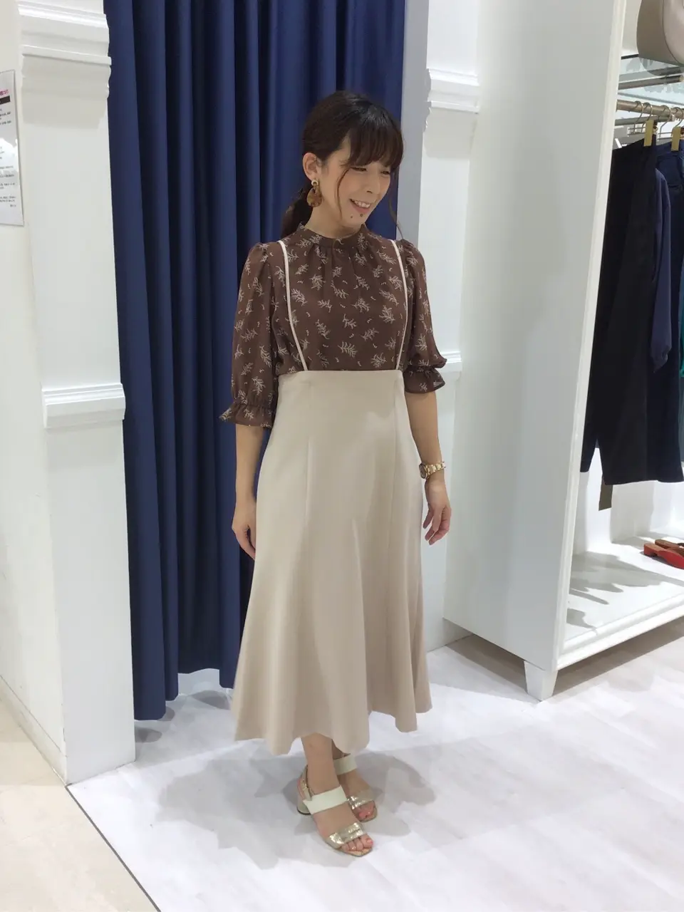 ANY SIS スタッフ コーディネート画像