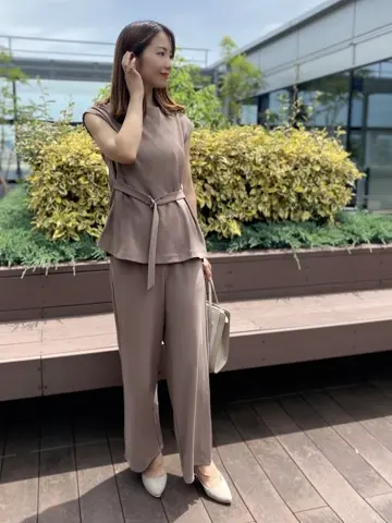 ANY SIS 本社スタッフ コーディネート画像