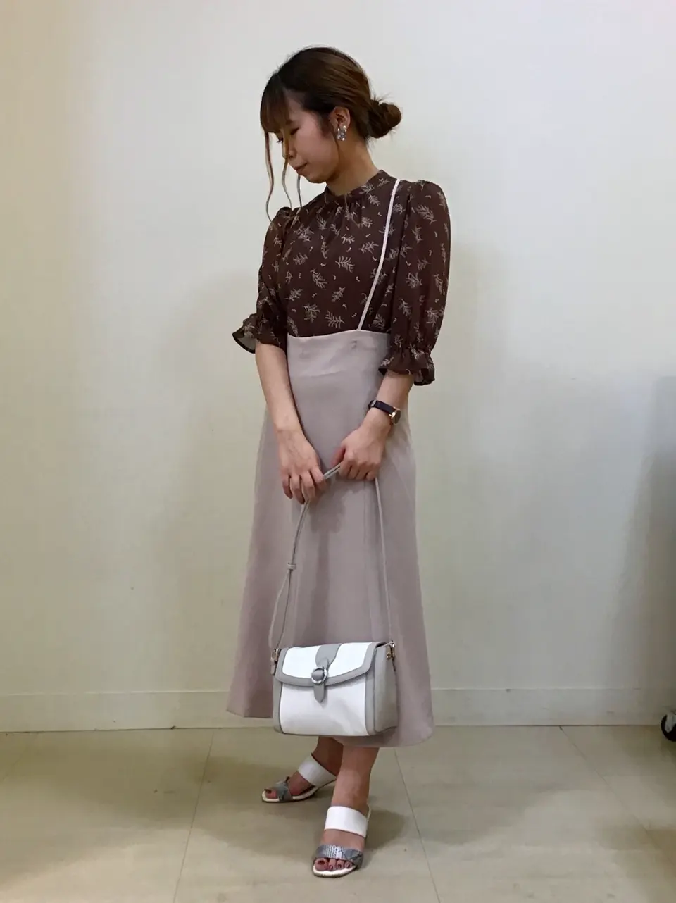 ANY SIS スタッフ コーディネート画像