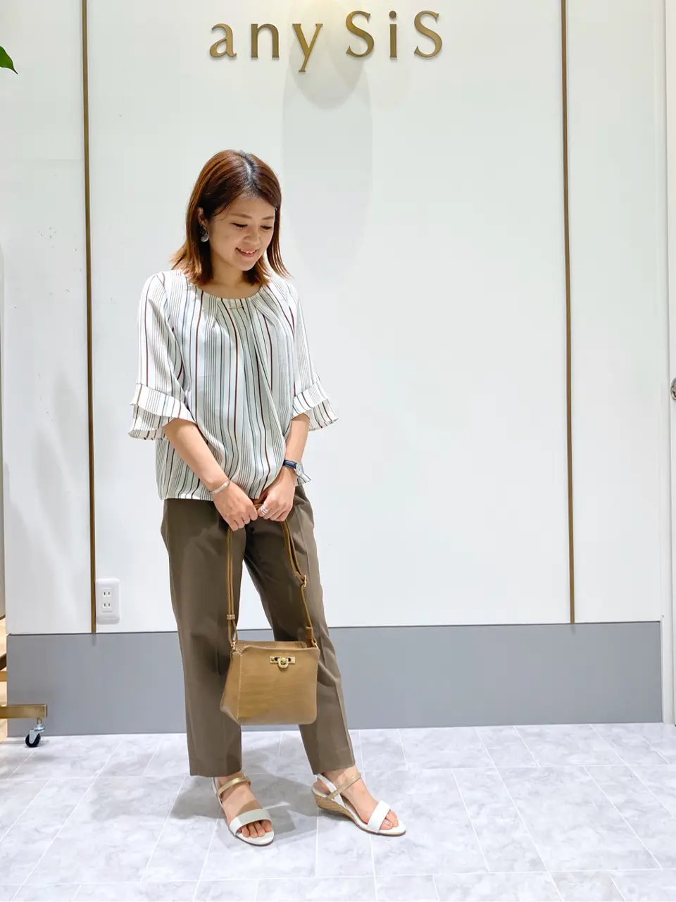 ANY SIS スタッフ コーディネート画像