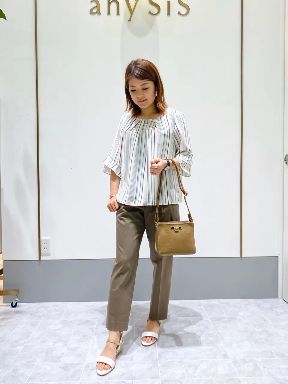 ANY SIS スタッフ コーディネート画像