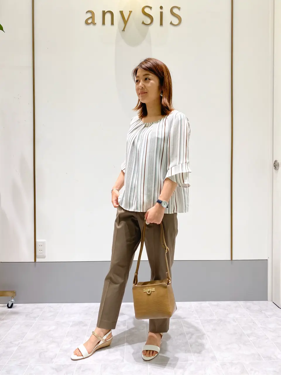 ANY SIS スタッフ コーディネート画像