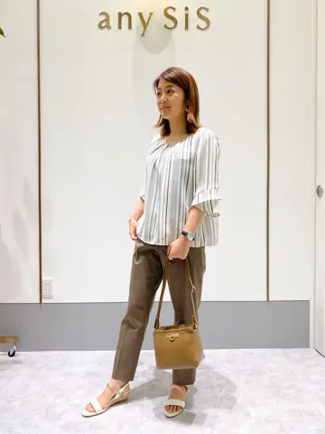 ANY SIS スタッフ コーディネート画像