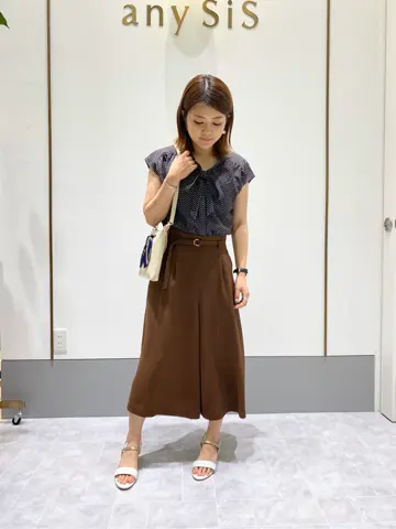 ANY SIS スタッフ コーディネート画像