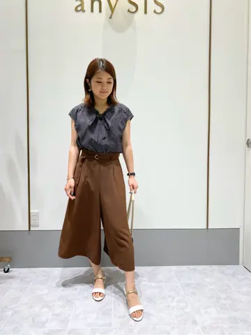 ANY SIS スタッフ コーディネート画像