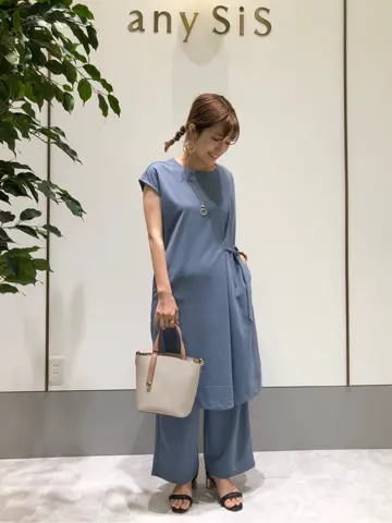 ANY SIS スタッフ コーディネート画像