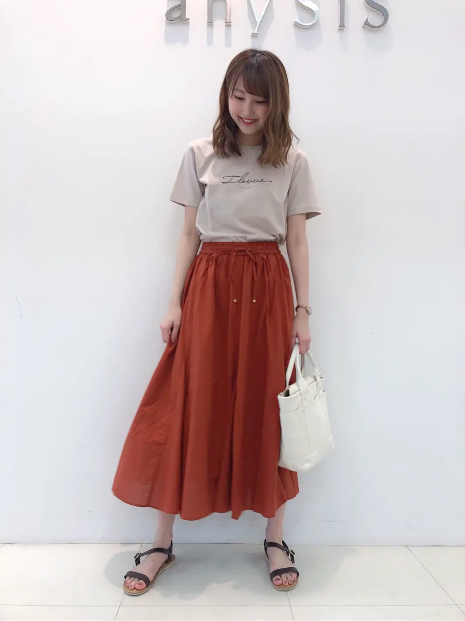 ANY SIS スタッフ コーディネート画像