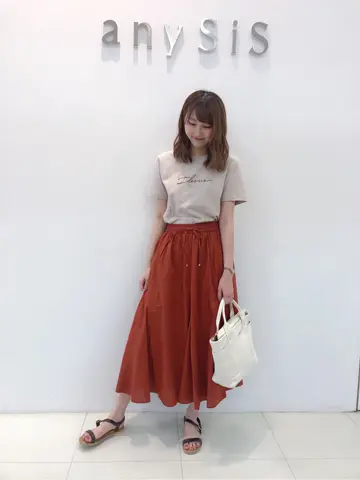 ANY SIS スタッフ コーディネート画像