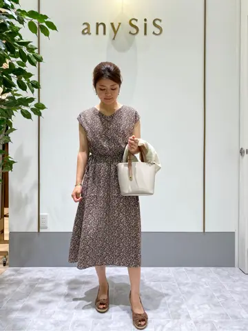 ANY SIS スタッフ コーディネート画像