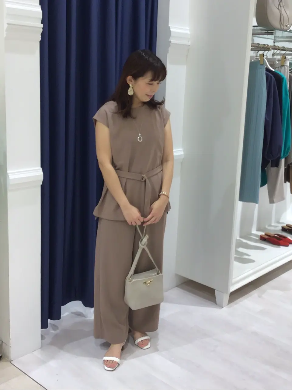 ANY SIS スタッフ コーディネート画像