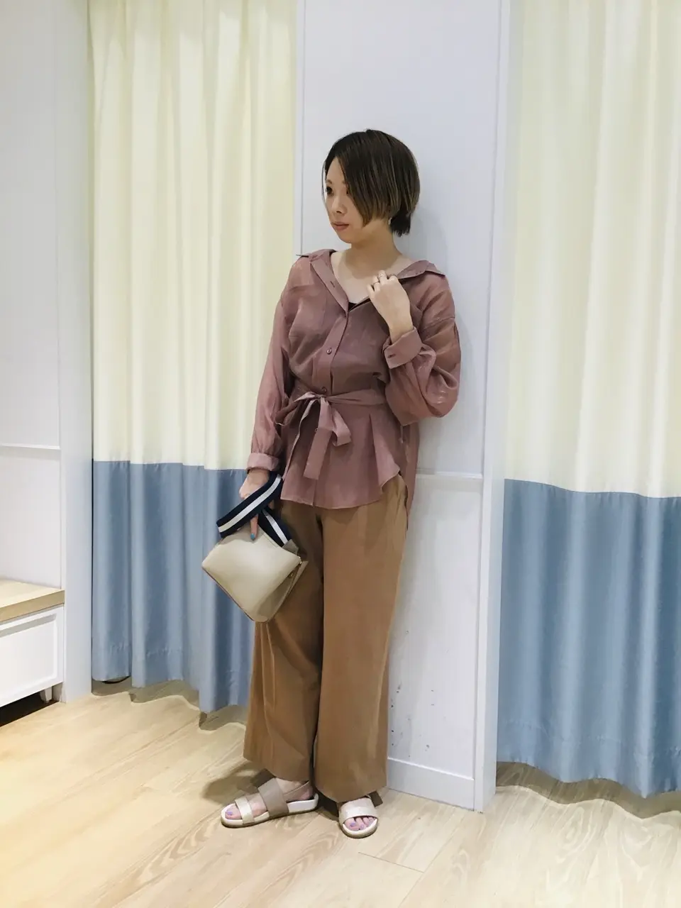 ANY SIS スタッフ コーディネート画像