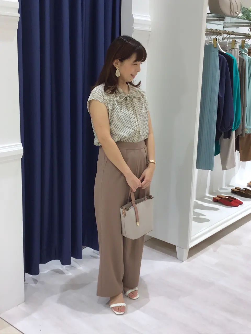 ANY SIS スタッフ コーディネート画像