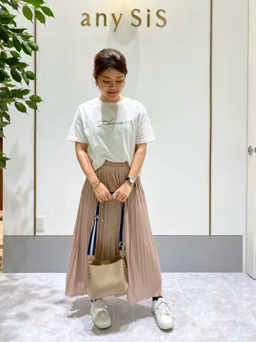 ANY SIS スタッフ コーディネート画像