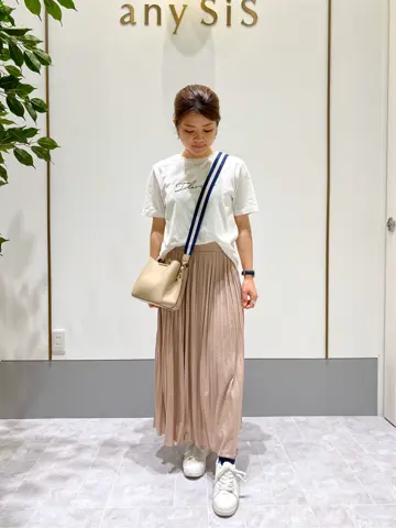 ANY SIS スタッフ コーディネート画像