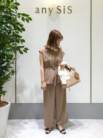 ANY SIS スタッフ コーディネート画像