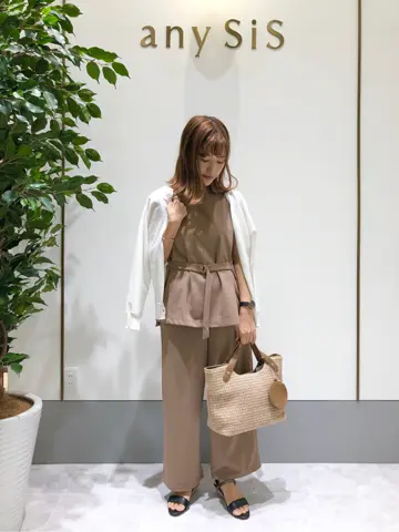 ANY SIS スタッフ コーディネート画像
