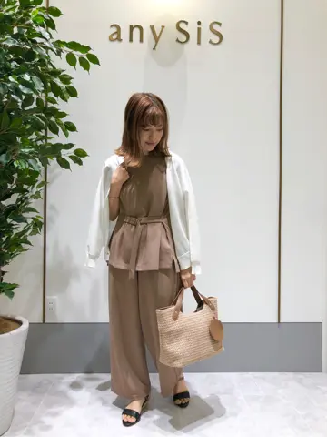 ANY SIS スタッフ コーディネート画像