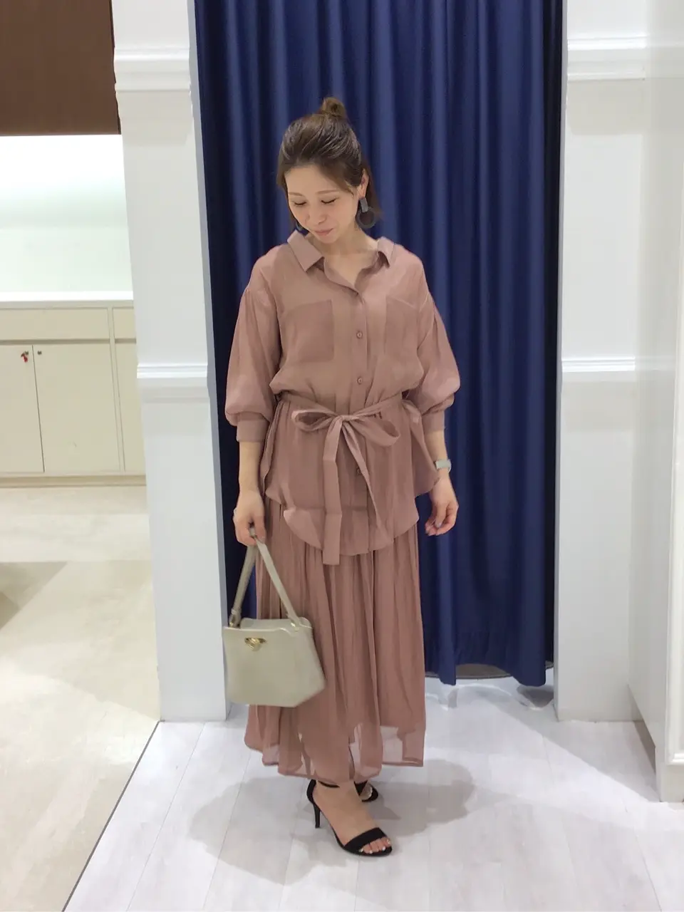 ANY SIS スタッフ コーディネート画像