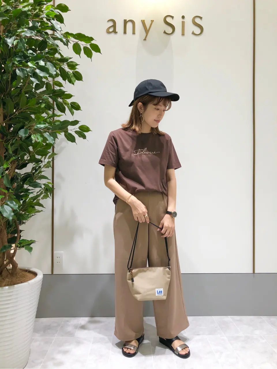 ANY SIS スタッフ コーディネート画像