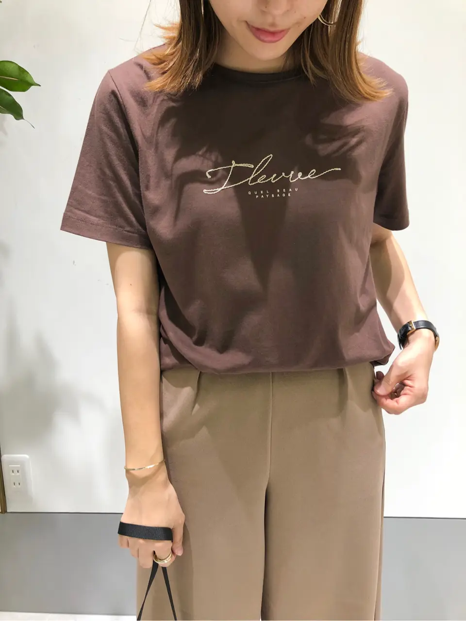 ANY SIS スタッフ コーディネート画像