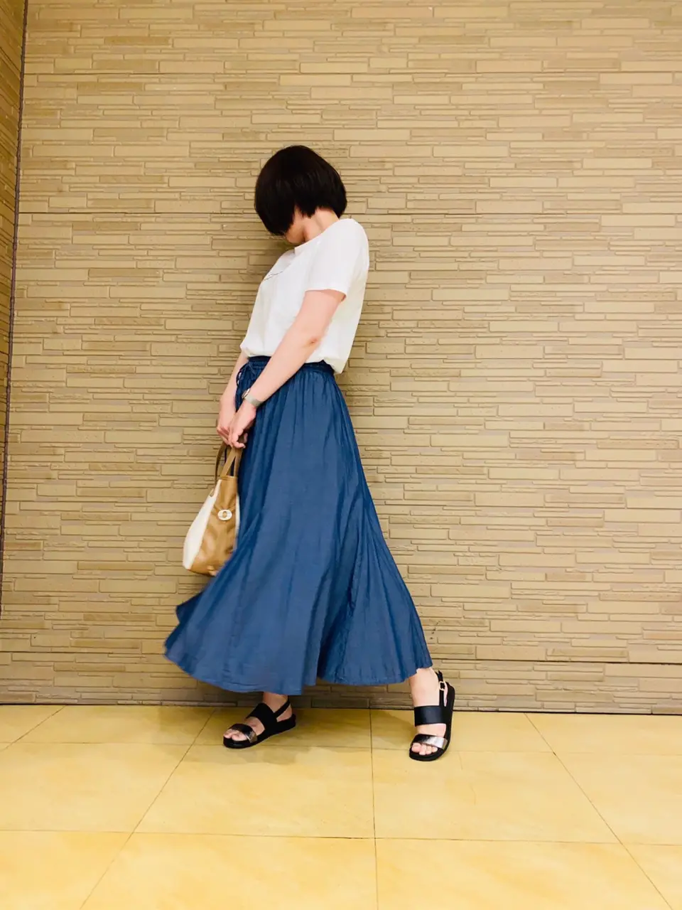 ANY SIS スタッフ コーディネート画像