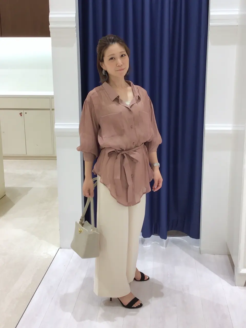 ANY SIS スタッフ コーディネート画像