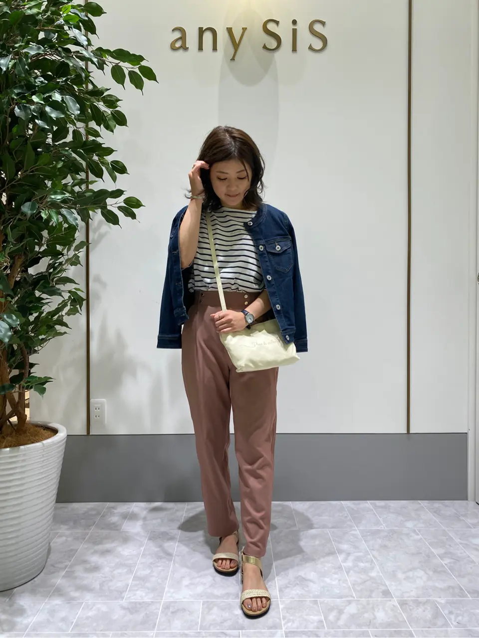 ANY SIS スタッフ コーディネート画像