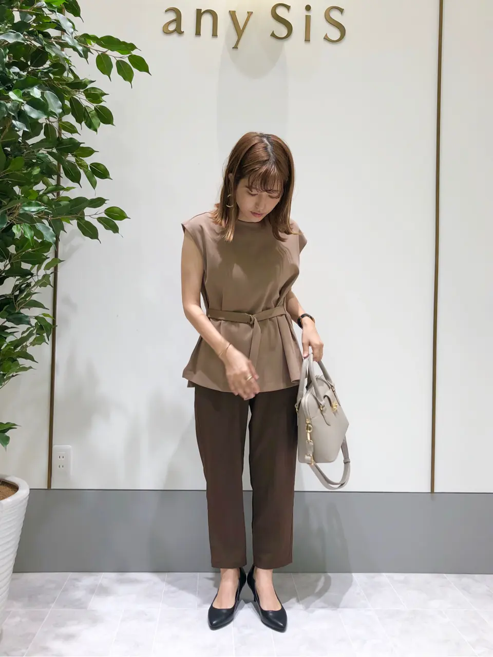 ANY SIS スタッフ コーディネート画像