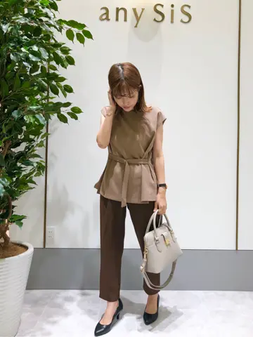 ANY SIS スタッフ コーディネート画像