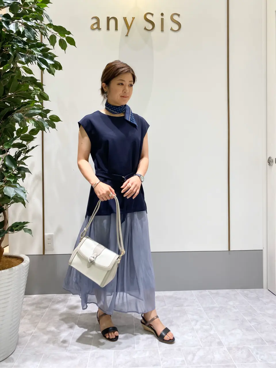 ANY SIS スタッフ コーディネート画像