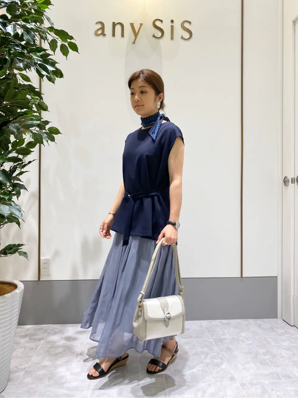 ANY SIS スタッフ コーディネート画像