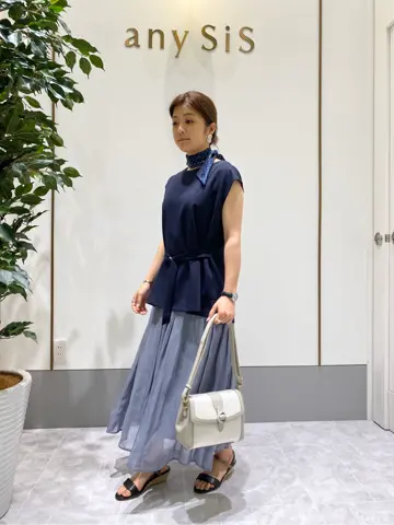 ANY SIS スタッフ コーディネート画像