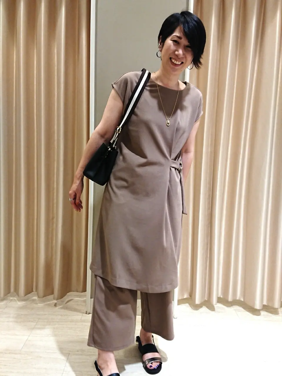 ANY SIS 吉本 コーディネート画像