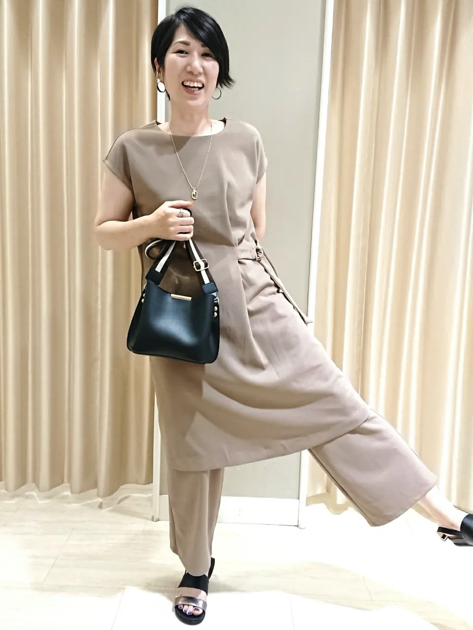 ANY SIS 吉本 コーディネート画像