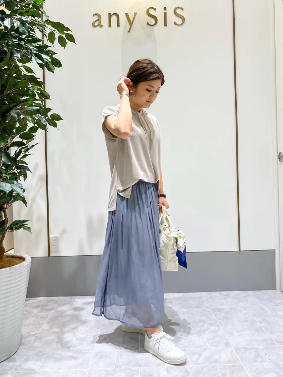 ANY SIS スタッフ コーディネート画像