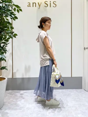 ANY SIS スタッフ コーディネート画像