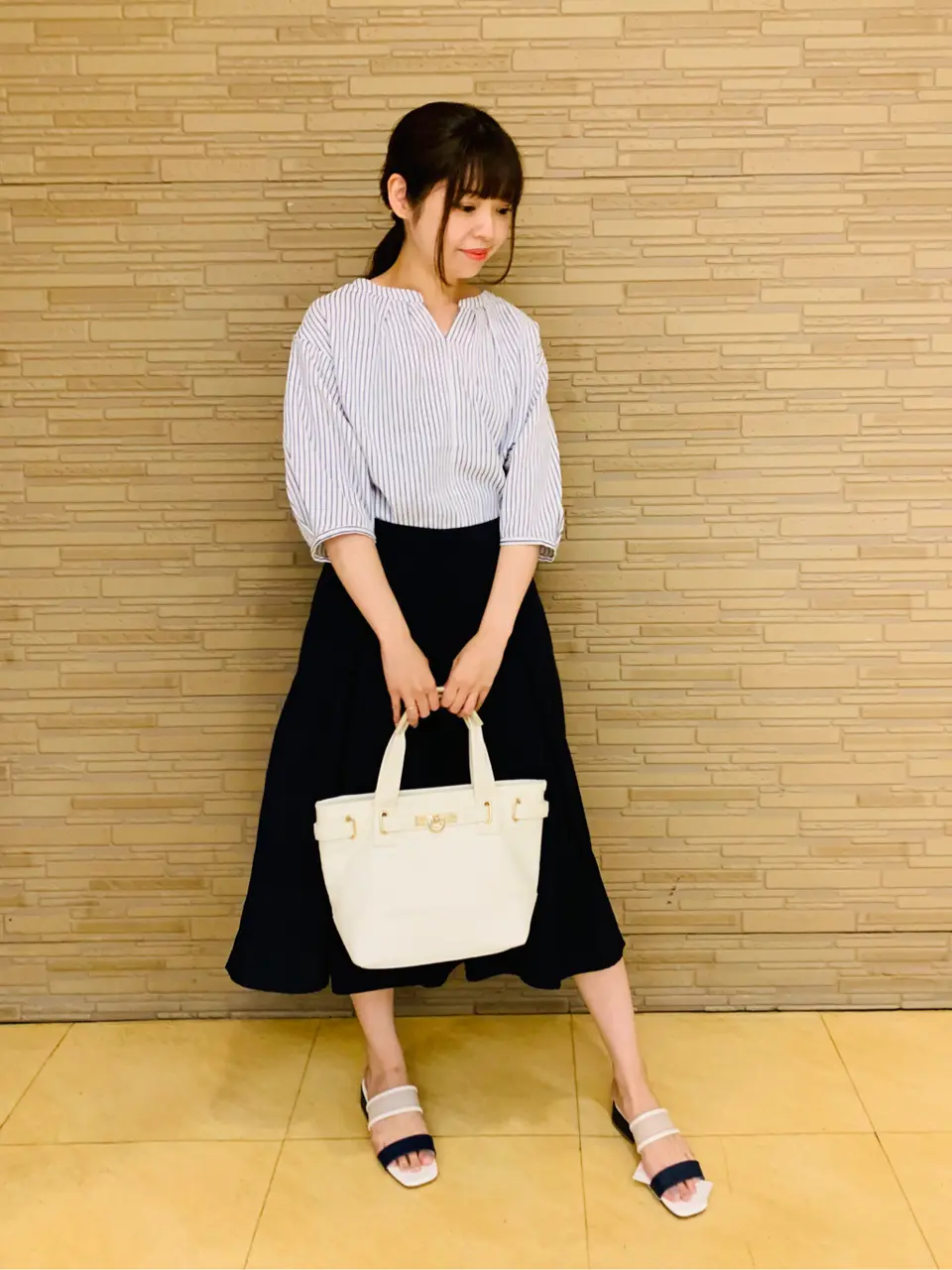 ANY SIS スタッフ コーディネート画像