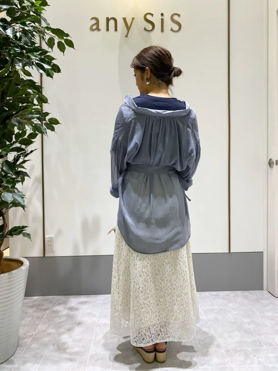 ANY SIS スタッフ コーディネート画像