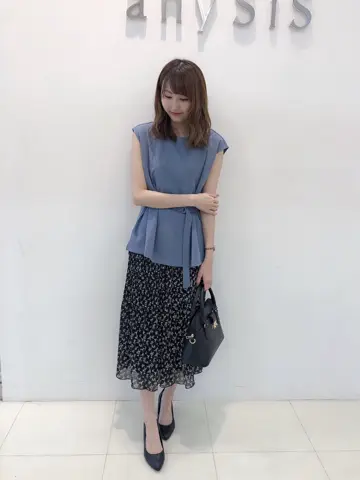 ANY SIS スタッフ コーディネート画像